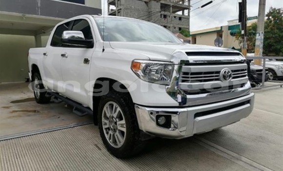Buy Used Toyota Tundra White Car in Luanda in Luanda Province Buy Used Toyota Tundra White Car in Luanda in Luanda Province