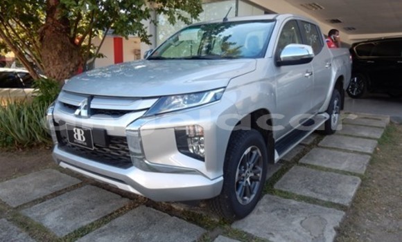 Buy Used Mitsubishi L200 Silver Car in Namibe in Namibe Province Buy Used Mitsubishi L200 Silver Car in Namibe in Namibe Province