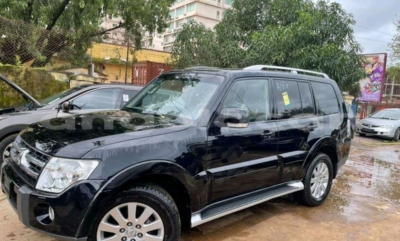 Comprar Usado Mitsubishi Pajero Outro Carro em Luanda em Luanda Province