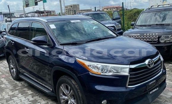 Acheter Occasion Voiture Toyota Highlander Bleu à Luanda, Province de Luanda Acheter Occasion Voiture Toyota Highlander Bleu à Luanda, Province de Luanda