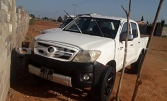 Acheter Occasion Voiture Toyota Hilux Blanc à Luanda, Province de Luanda Acheter Occasion Voiture Toyota Hilux Blanc à Luanda, Province de Luanda