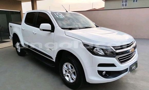 Comprar Usado Chevrolet S-10 Pickup Outro Carro em Luanda em Luanda Province