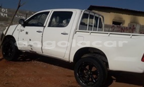 Acheter Occasion Voiture Toyota Hilux Blanc à Luanda, Province de Luanda Acheter Occasion Voiture Toyota Hilux Blanc à Luanda, Province de Luanda