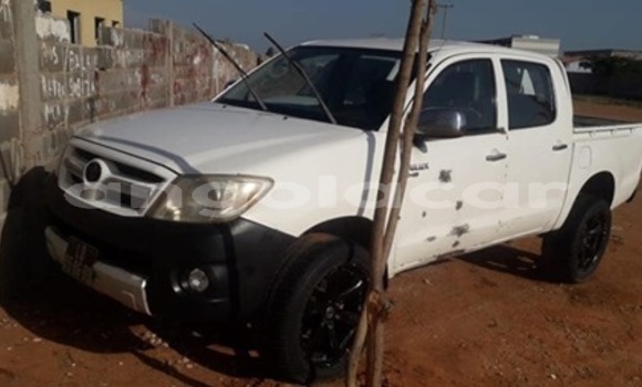 Acheter Occasion Voiture Toyota Hilux Blanc à Luanda, Province de Luanda Acheter Occasion Voiture Toyota Hilux Blanc à Luanda, Province de Luanda