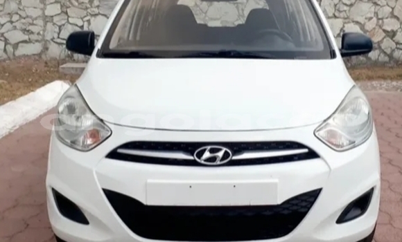 Comprar Usado Hyundai i10 Branco Carro em Luanda em Luanda Province