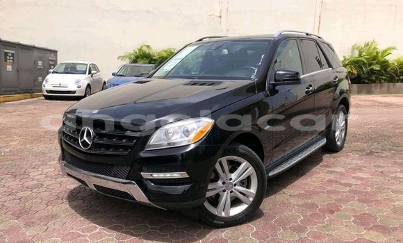 Comprar Usado Mercedes-Benz ML–Class Preto Carro em N’dalatando em Cuanza Norte Province