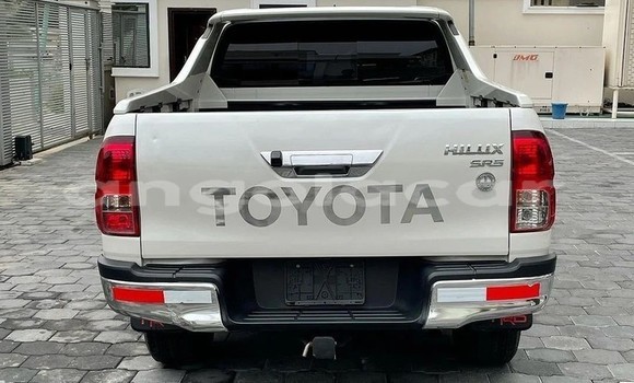 Acheter Occasion Voiture Toyota Hiluxe Revo Blanc à Luanda, Province de Luanda Acheter Occasion Voiture Toyota Hiluxe Revo Blanc à Luanda, Province de Luanda