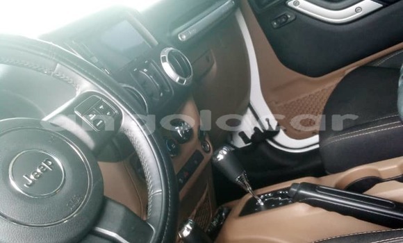 Acheter Occasion Voiture Jeep Wrangler Blanc à Luanda, Province de Luanda Acheter Occasion Voiture Jeep Wrangler Blanc à Luanda, Province de Luanda