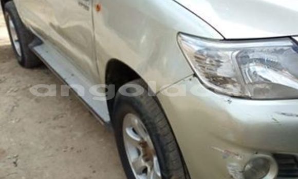 Comprar Usado Toyota Hilux Prata Carro em Luanda em Luanda Province Comprar Usado Toyota Hilux Prata Carro em Luanda em Luanda Province