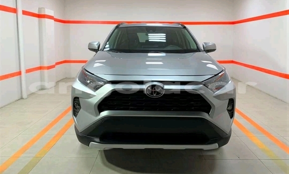 Comprar Usado Toyota RAV4 Outro Carro em N’dalatando em Cuanza Norte Province