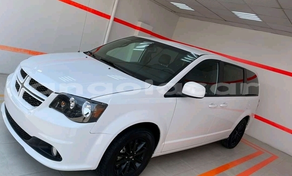 Comprar Usado Dodge Caravan Branco Carro em N’dalatando em Cuanza Norte Province Comprar Usado Dodge Caravan Branco Carro em N’dalatando em Cuanza Norte Province