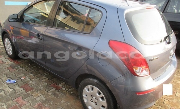 Comprar Usado Hyundai i20 Outro Carro em N'zeto em Zaire Comprar Usado Hyundai i20 Outro Carro em N'zeto em Zaire
