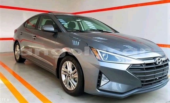 Comprar Usado Hyundai Elantra Outro Carro em Luanda em Luanda Province