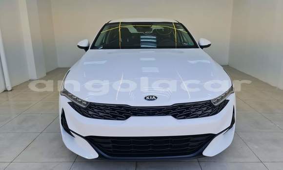 Comprar Usado Kia K5 Branco Carro em Luanda em Luanda Province