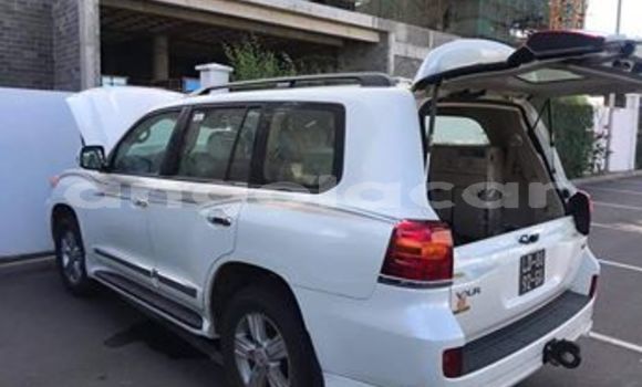 Comprar Usado Toyota Land Cruiser Branco Carro em Luanda em Luanda Province Comprar Usado Toyota Land Cruiser Branco Carro em Luanda em Luanda Province