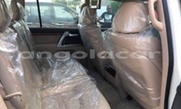 Comprar Usado Toyota Land Cruiser Branco Carro em Luanda em Luanda Province Comprar Usado Toyota Land Cruiser Branco Carro em Luanda em Luanda Province