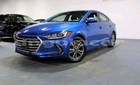 Buy Used Hyundai Elantra Blue Car in Luanda in Luanda Province