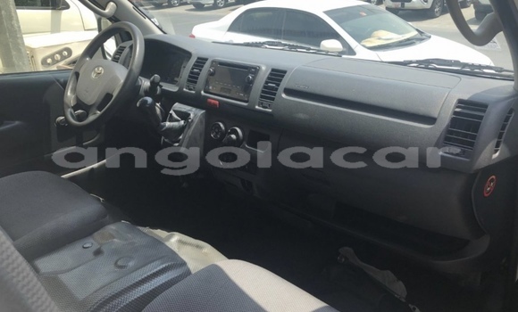 Buy Used Toyota Hiace White Car in Luanda in Luanda Province Buy Used Toyota Hiace White Car in Luanda in Luanda Province