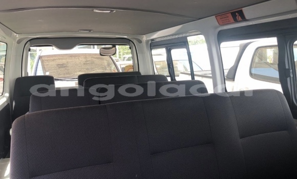 Buy Used Toyota Hiace White Car in Luanda in Luanda Province Buy Used Toyota Hiace White Car in Luanda in Luanda Province