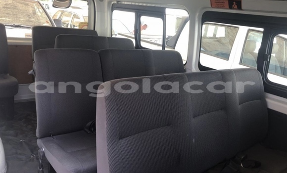 Buy Used Toyota Hiace White Car in Luanda in Luanda Province Buy Used Toyota Hiace White Car in Luanda in Luanda Province