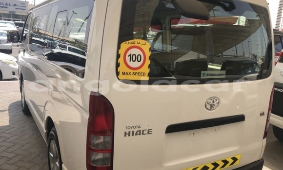 Buy Used Toyota Hiace White Car in Luanda in Luanda Province Buy Used Toyota Hiace White Car in Luanda in Luanda Province