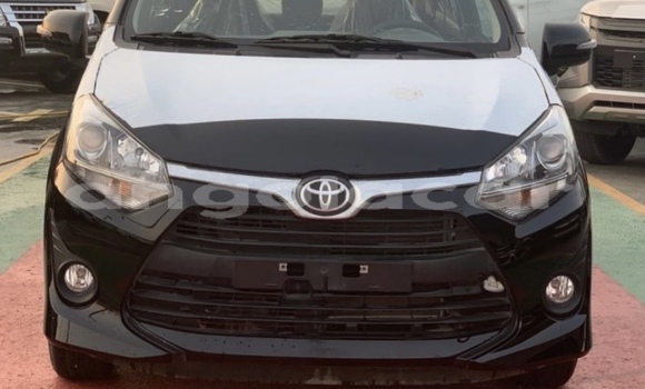 Buy New Toyota Windom Black Car in Luanda in Luanda Province