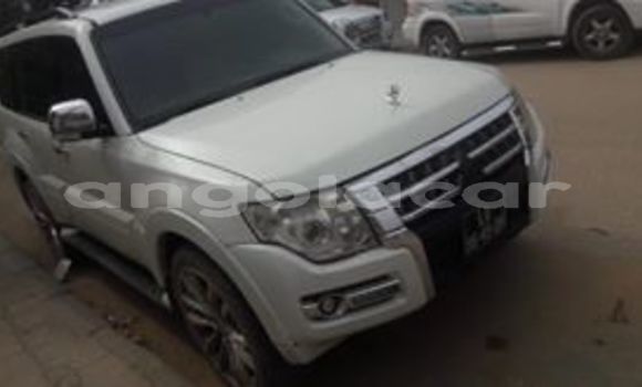 Comprar Usado Mitsubishi Pajero Branco Carro em Luanda em Luanda Province Comprar Usado Mitsubishi Pajero Branco Carro em Luanda em Luanda Province