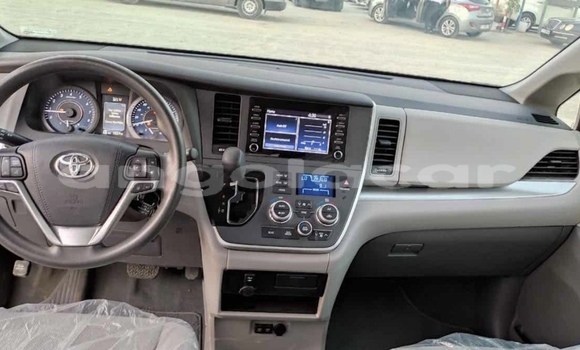 Acheter Occasion Voiture Toyota Sienna Blanc à Luanda, Province de Luanda Acheter Occasion Voiture Toyota Sienna Blanc à Luanda, Province de Luanda