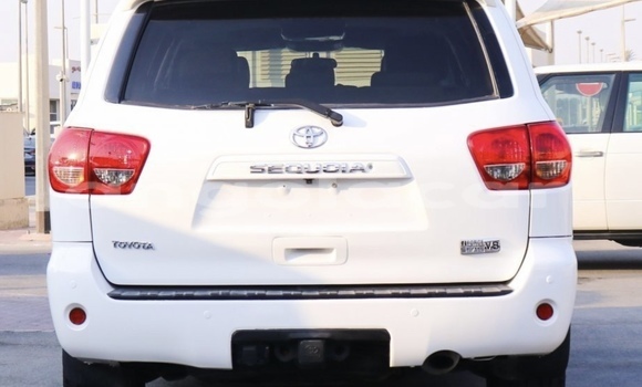 Buy Used Toyota Sequoia White Car in Luanda in Luanda Province Buy Used Toyota Sequoia White Car in Luanda in Luanda Province