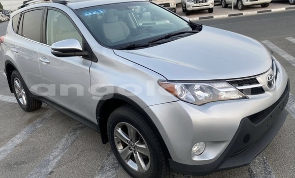 Comprar Usado Toyota RAV4 Outro Carro em Luanda em Luanda Province