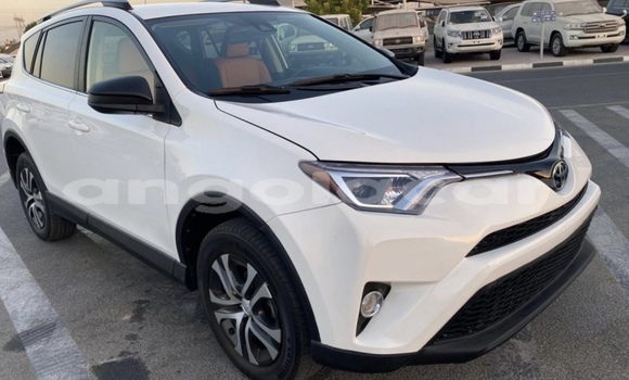 Comprar Usado Toyota RAV4 Branco Carro em Luanda em Luanda Province Comprar Usado Toyota RAV4 Branco Carro em Luanda em Luanda Province
