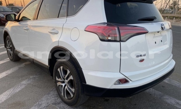 Buy Used Toyota RAV4 White Car in Luanda in Luanda Province Buy Used Toyota RAV4 White Car in Luanda in Luanda Province