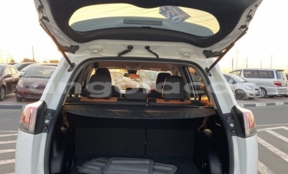 Buy Used Toyota RAV4 White Car in Luanda in Luanda Province Buy Used Toyota RAV4 White Car in Luanda in Luanda Province