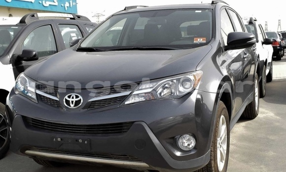 Acheter Occasion Voiture Toyota RAV4 Noir à Luanda, Province de Luanda Acheter Occasion Voiture Toyota RAV4 Noir à Luanda, Province de Luanda