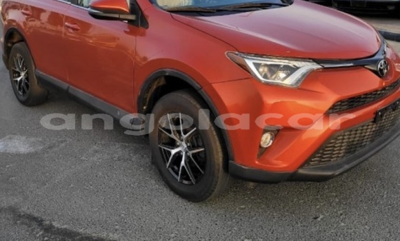 Comprar Usado Toyota RAV4 Vermelho Carro em Luanda em Luanda Province Comprar Usado Toyota RAV4 Vermelho Carro em Luanda em Luanda Province