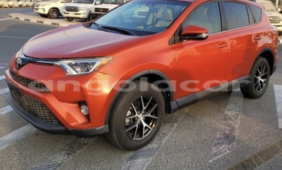 Comprar Usado Toyota RAV4 Vermelho Carro em Luanda em Luanda Province Comprar Usado Toyota RAV4 Vermelho Carro em Luanda em Luanda Province