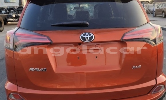 Comprar Usado Toyota RAV4 Vermelho Carro em Luanda em Luanda Province Comprar Usado Toyota RAV4 Vermelho Carro em Luanda em Luanda Province