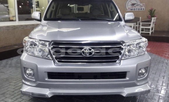 Comprar Usado Toyota Land Cruiser Prata Carro em Luanda em Luanda Province