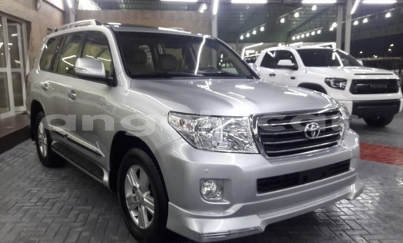 Acheter Occasion Voiture Toyota Land Cruiser Gris à Luanda, Province de Luanda Acheter Occasion Voiture Toyota Land Cruiser Gris à Luanda, Province de Luanda