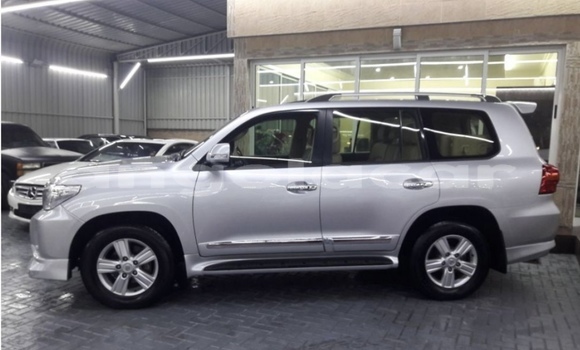 Acheter Occasion Voiture Toyota Land Cruiser Gris à Luanda, Province de Luanda Acheter Occasion Voiture Toyota Land Cruiser Gris à Luanda, Province de Luanda