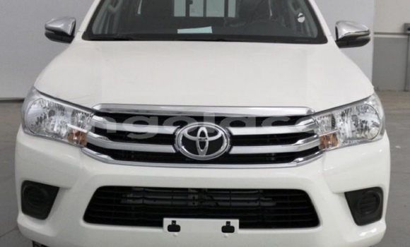 Buy Used Toyota Hilux White Car in Luanda in Luanda Province Buy Used Toyota Hilux White Car in Luanda in Luanda Province