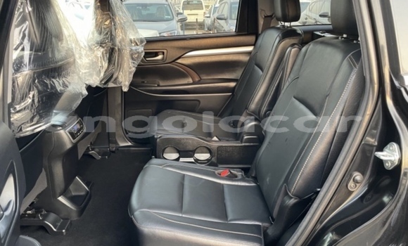 Buy Used Toyota Highlander Black Car in Luanda in Luanda Province Buy Used Toyota Highlander Black Car in Luanda in Luanda Province