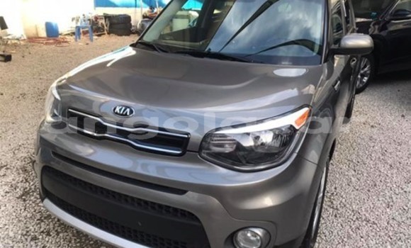 Comprar Usado Kia Soul Prata Carro em N'zeto em Zaire