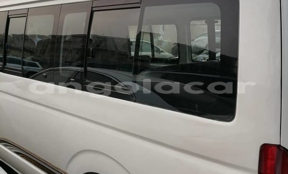 Comprar Usado Toyota Hiace Branco Carro em N'zeto em Zaire Comprar Usado Toyota Hiace Branco Carro em N'zeto em Zaire