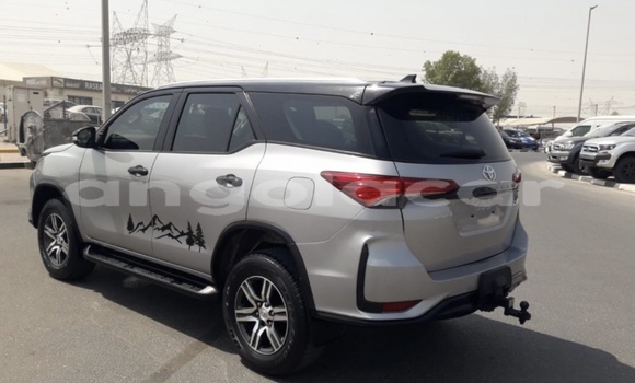 Acheter Occasion Voiture Toyota Fortuner Gris à Luanda, Province de Luanda Acheter Occasion Voiture Toyota Fortuner Gris à Luanda, Province de Luanda