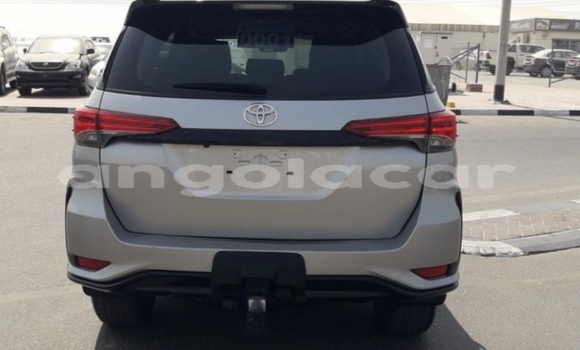 Acheter Occasion Voiture Toyota Fortuner Gris à Luanda, Province de Luanda Acheter Occasion Voiture Toyota Fortuner Gris à Luanda, Province de Luanda