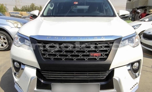 Comprar Usado Toyota Fortuner Branco Carro em Luanda em Luanda Province