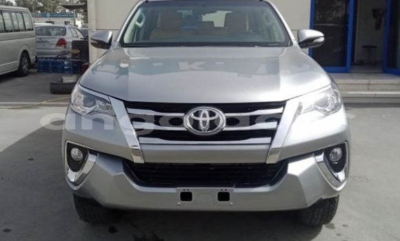 Buy Used Toyota Fortuner Silver Car in Luanda in Luanda Province