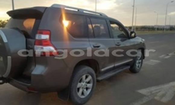 Acheter Occasion Voiture Toyota Land Cruiser Prado Noir à Luanda, Province de Luanda Acheter Occasion Voiture Toyota Land Cruiser Prado Noir à Luanda, Province de Luanda