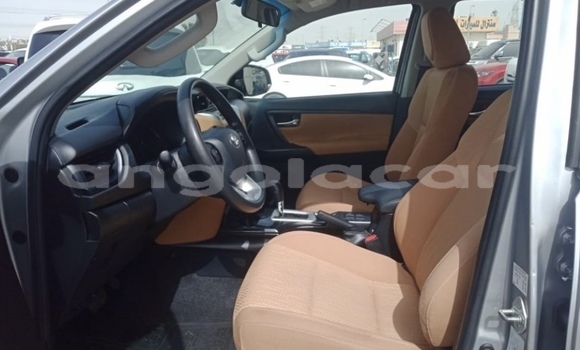 Comprar Usado Toyota Fortuner Prata Carro em Luanda em Luanda Province Comprar Usado Toyota Fortuner Prata Carro em Luanda em Luanda Province